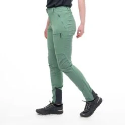 Bergans Of Norway Pantalon Rabot V2 Softshell - Vert Jade Foncé - Femmes -Chasse Fournitures Boutique bergans of norway pantalon rabot v2 softshell vert jade fonce femmes 2